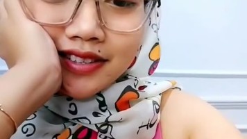 Bokep Jilbab Private Live Neng Solehot Lepas Bra Spill Pentil Nenen