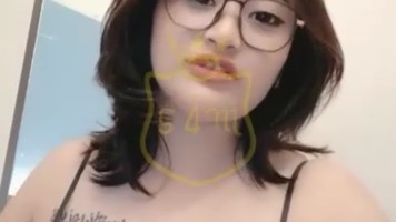 Cewe Tobrut Lepas Masker Mainin Toket