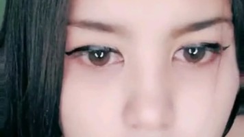 Sheliia Omek Ngangkang Host Cantik Gan!