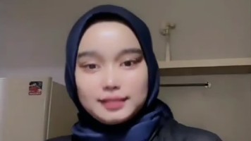 Bokep Jilbab Nona Qinantia Jilbab Transparan Bra Pink Terlihat