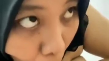 Bokep Jilbab MILF Jilbab Hitam Busui Mainnya Udah Pro Banget