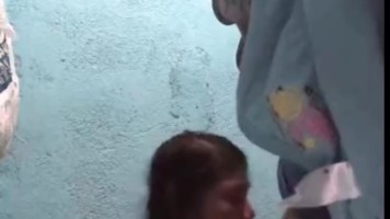 Akibat Mandi Tidak Tutup Pintu