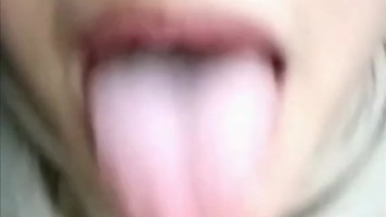 Eliana Jilbab Omek Dildo Sambil Berdiri